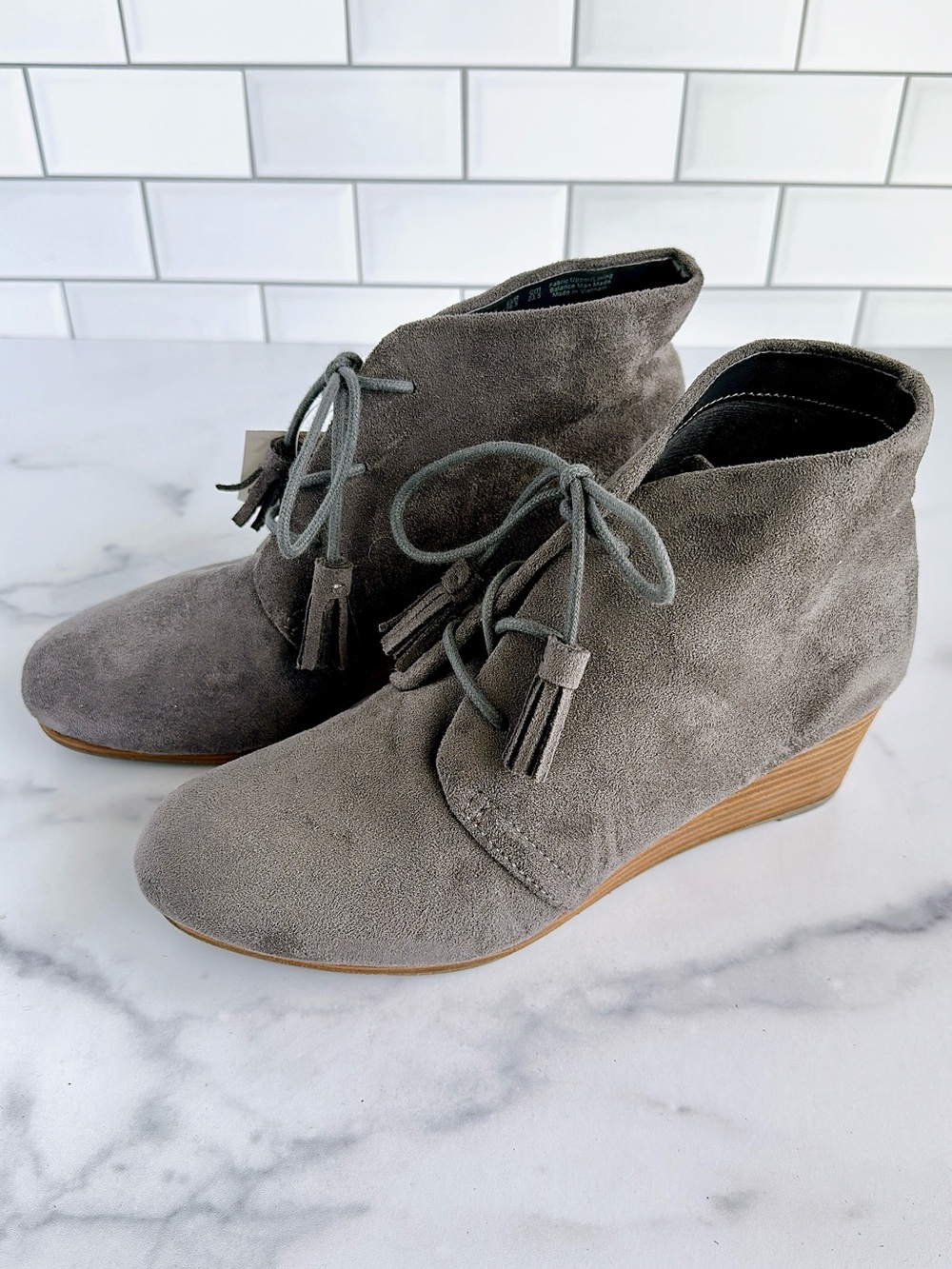 Dr. Scholl's Gray Suede Wedge Ankle Boots with Tassel Laces